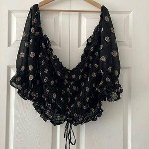 Rue 21 off shoulder daisy top